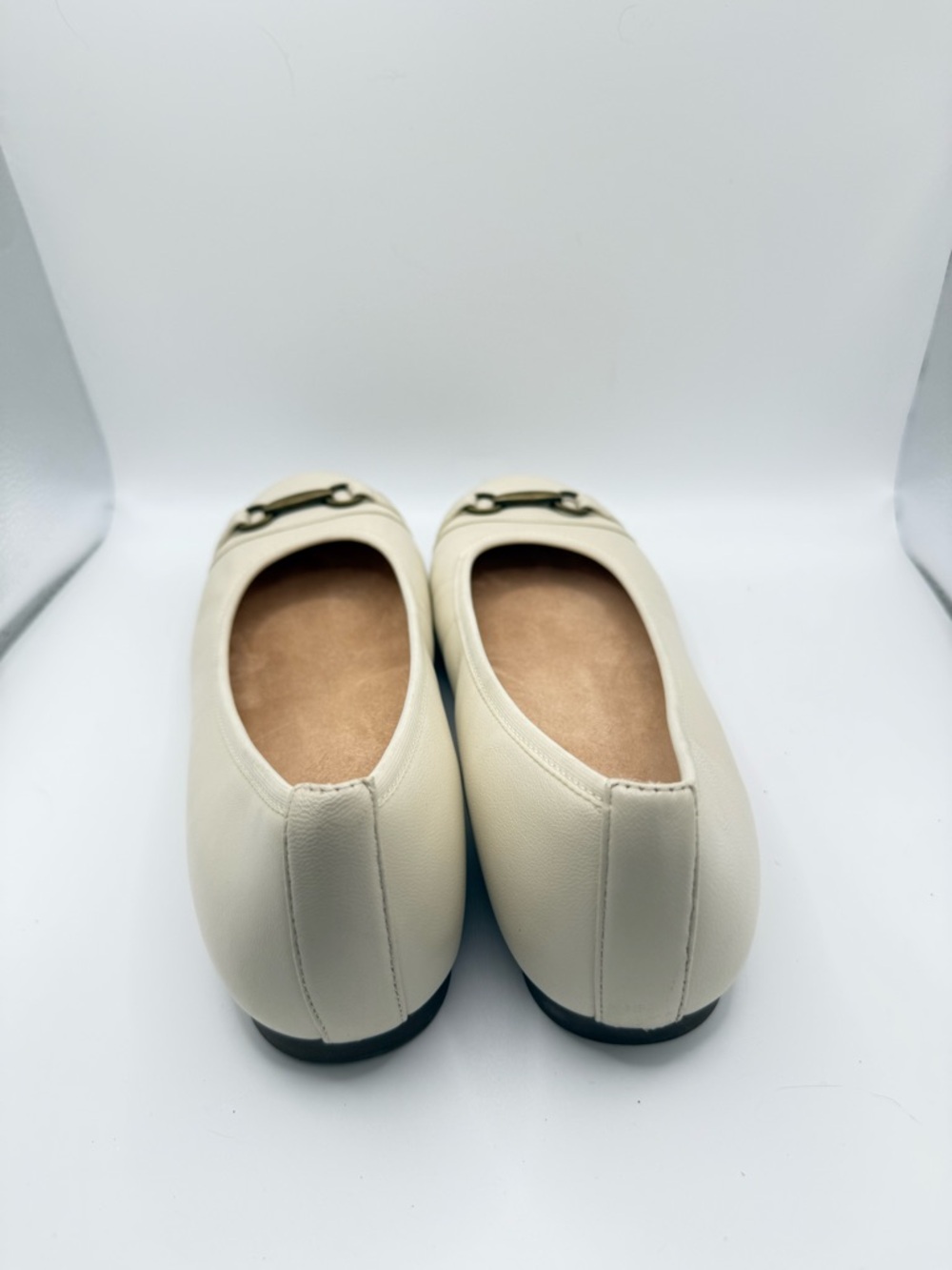 Vionic Delanie Women's Slip-On Flats Ivory Leather Women’s Size 9 - Picture 4 of 6